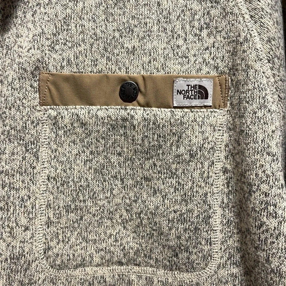 The North Face Men’s Gordon Lions Full Zipped Sweater Size XL.